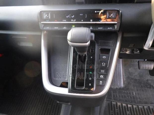 Toyota Noah SG 7seat 2022