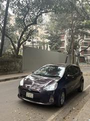 Toyota Aqua 2014 Maroon for sale