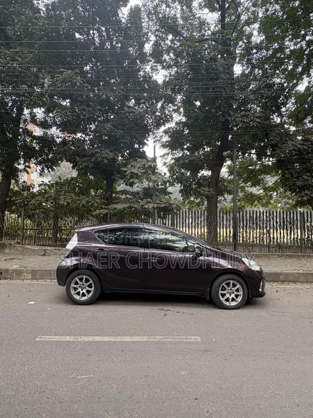 Toyota Aqua 2014 Maroon