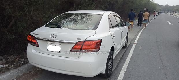Toyota Premio ex pkz 2017