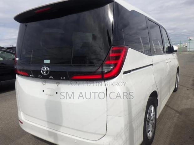 Toyota Noah New Shape X Pearl 2022