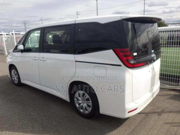 Toyota Noah New Shape X Pearl 2022