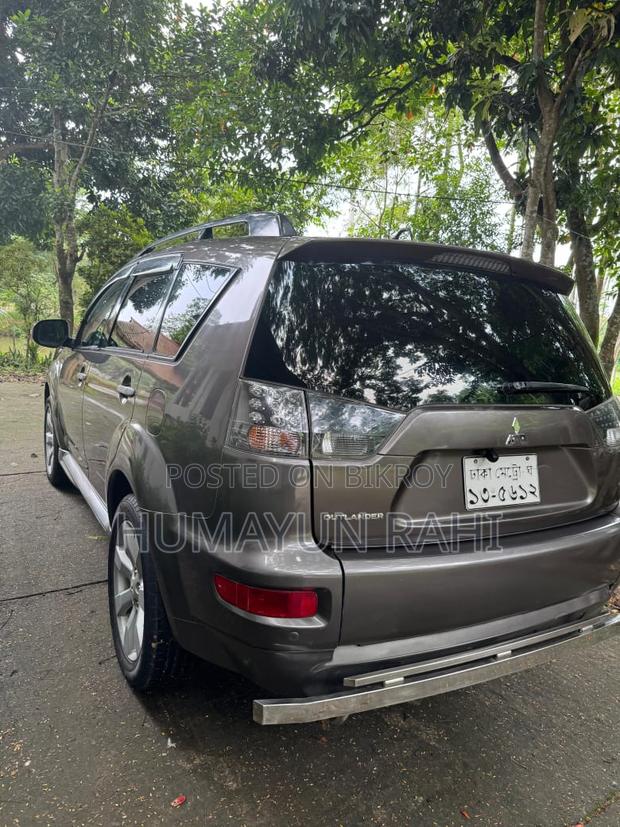 Mitsubishi Outlander 2011