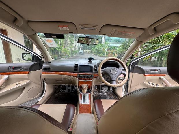 Toyota Premio Pearl 2006