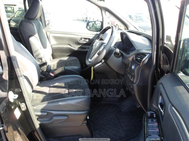 Toyota Esquire GI PREMIUM 2021