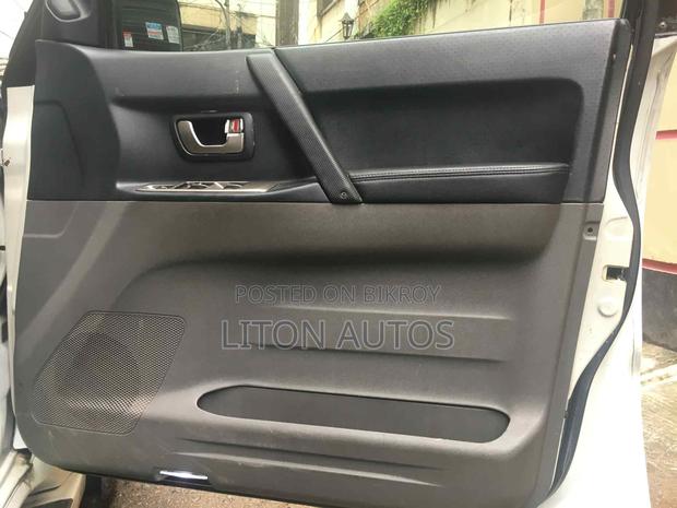 Mitsubishi Pajero v6-Full Fresh 2004