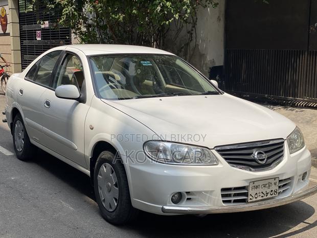 Nissan Sunny 2011