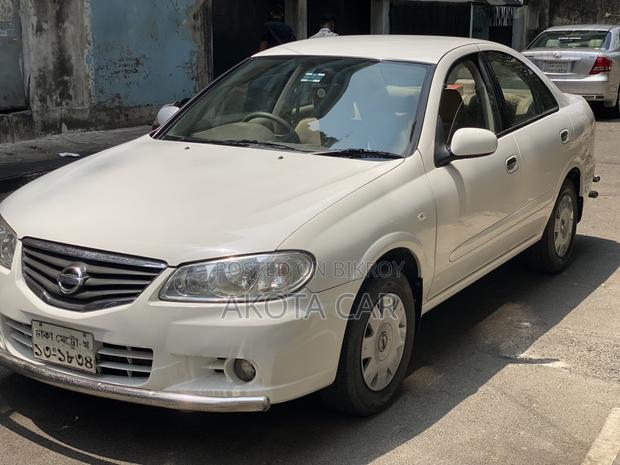 Nissan Sunny 2011