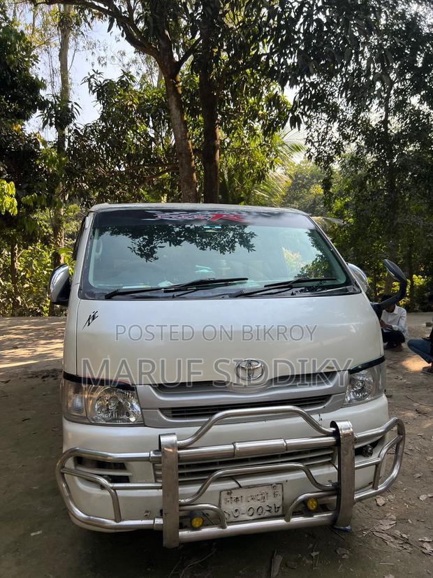 Toyota Hiace ম 2004