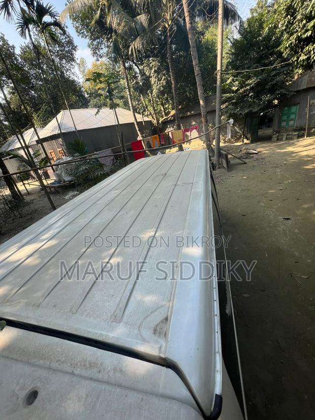 Toyota Hiace ম 2004