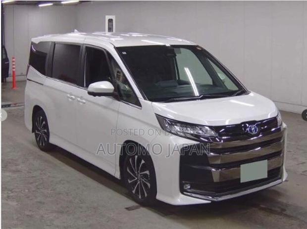 Toyota Noah SZ full load 2023