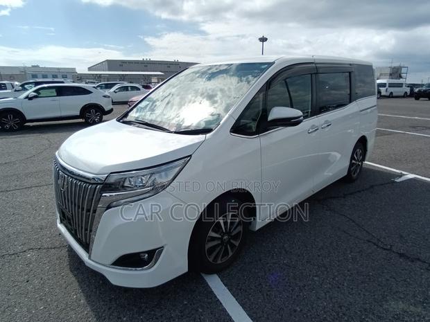 Toyota Esquire 2020