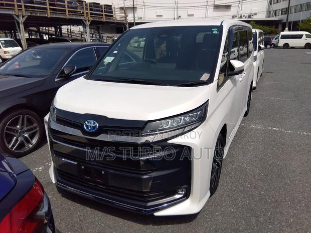 Toyota Noah 2023 Pearl