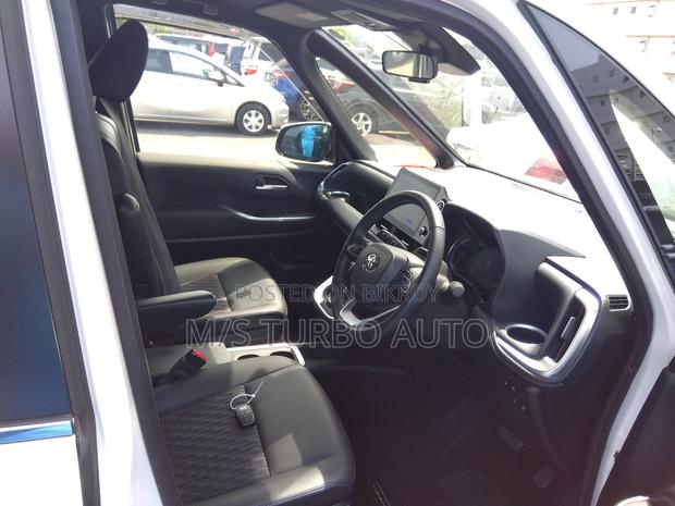 Toyota Noah 2023 Pearl