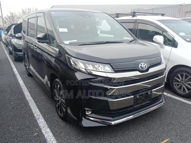 Toyota Noah Non Hybrid SZ Black 2022
