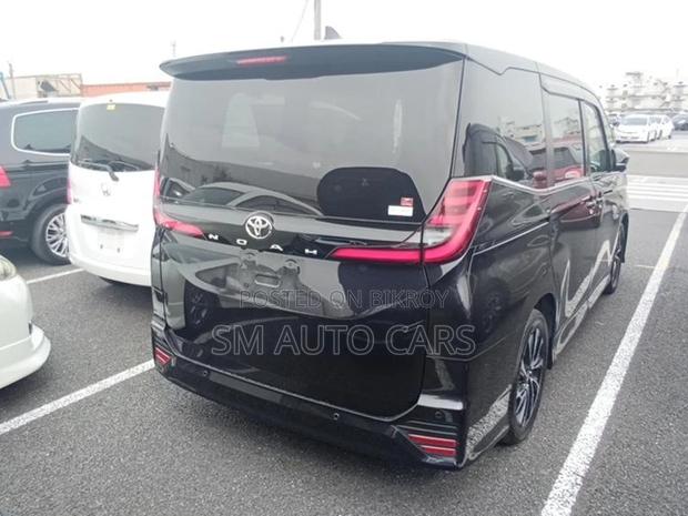Toyota Noah Non Hybrid SZ Black 2022