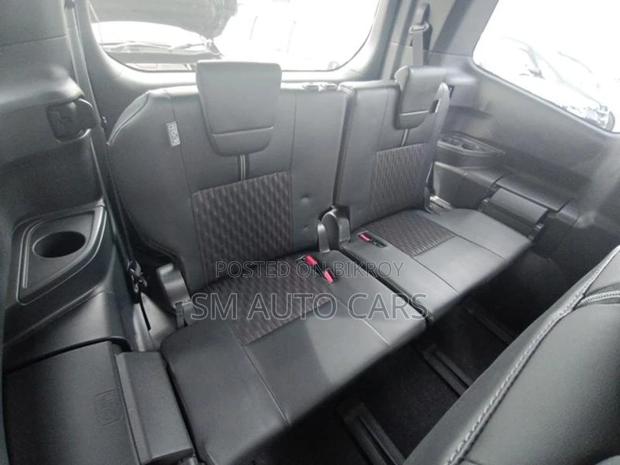 Toyota Noah Non Hybrid SZ Black 2022