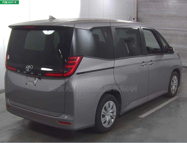 Toyota Noah X PACKAGE, 8 Seats 2022