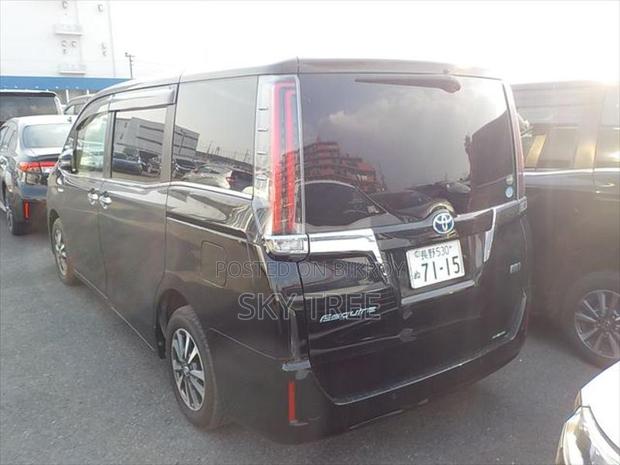 Toyota Esquire GI PREMIUM PKG 2020