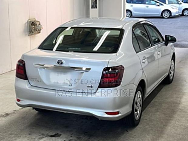 Toyota Axio 2023 Silver