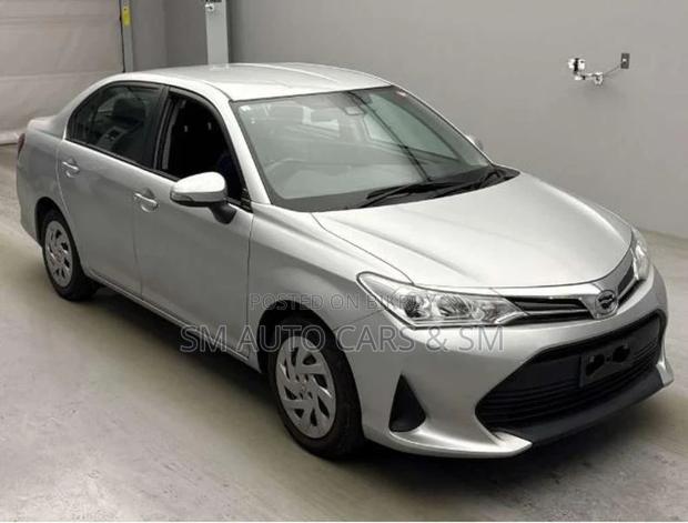 Toyota Axio Non Hybrid EX Silver 2021