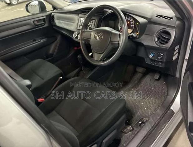 Toyota Axio Non Hybrid EX Silver 2021