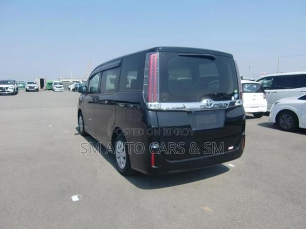 Toyota Noah Non Hybrid X Black 2020