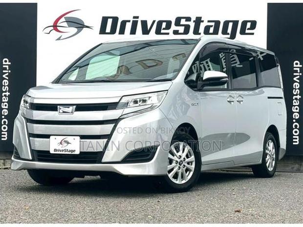 Toyota Noah Hybrid X 2021