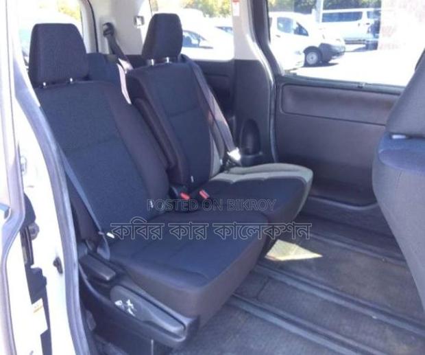 Toyota Noah hybrid 2020