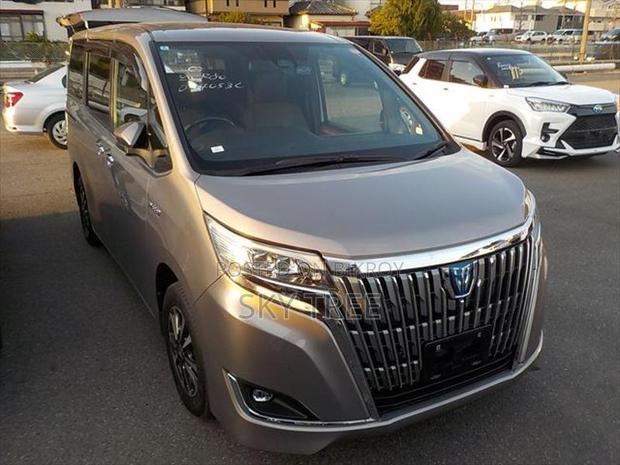 Toyota Esquire GI PREMIUM PKG 2020