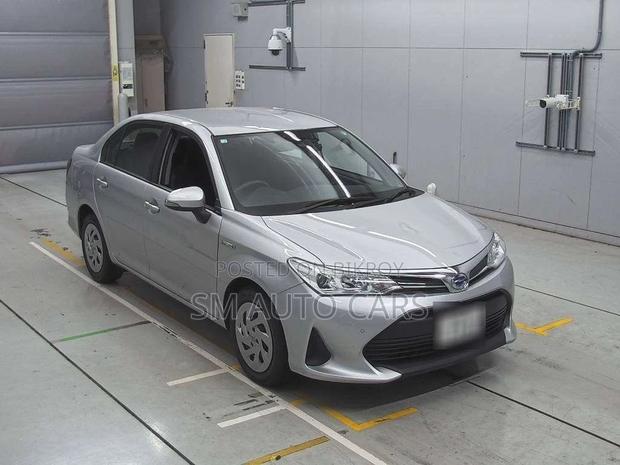 Toyota Axio Hybrid EX Silver 2020