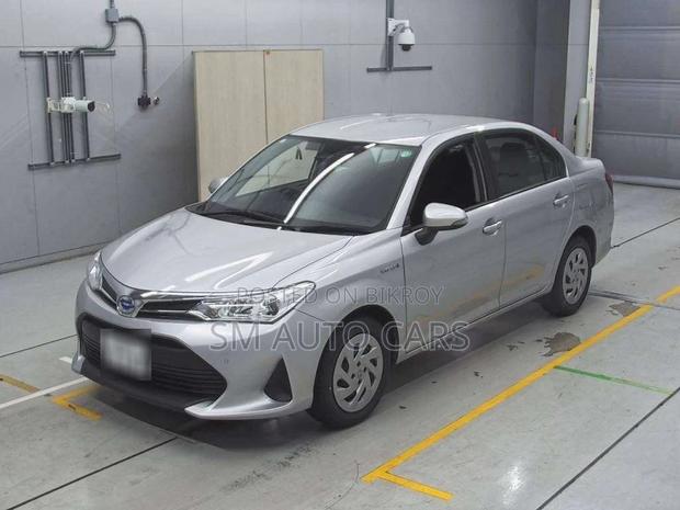 Toyota Axio Hybrid EX Silver 2020