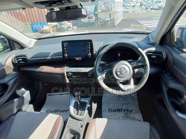 Toyota Yaris Cross Z , PEARL TWO TONE 2022