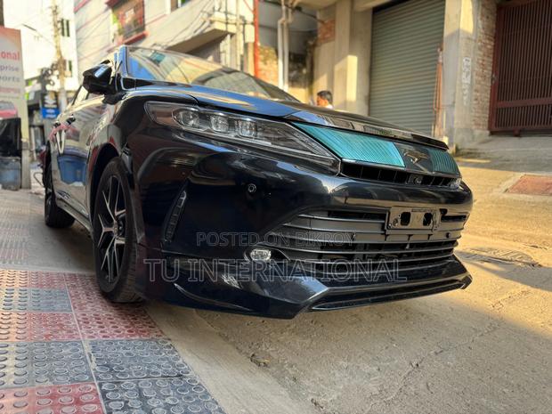 Toyota Harrier non hybrid premium 2020
