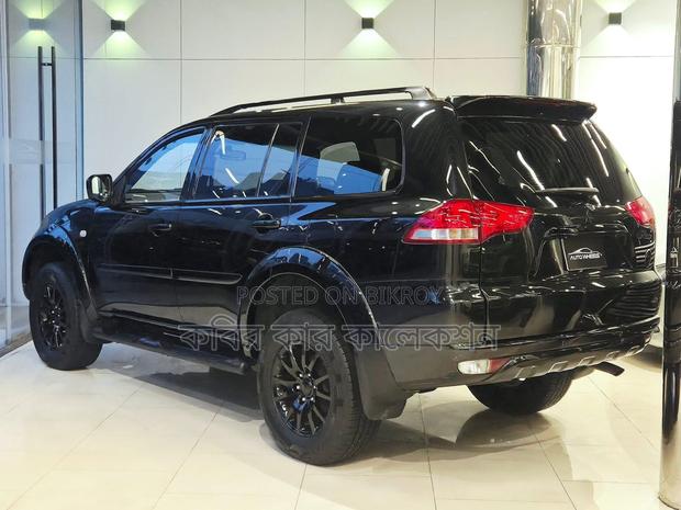 Mitsubishi Pajero sport 2012