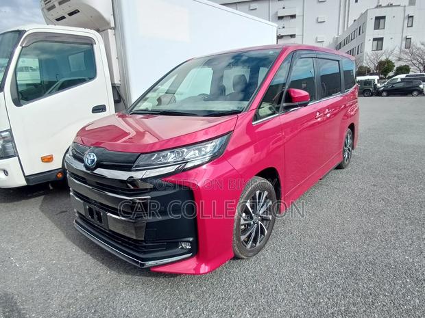 Toyota Noah S-Z, RED, G:- 5 2023