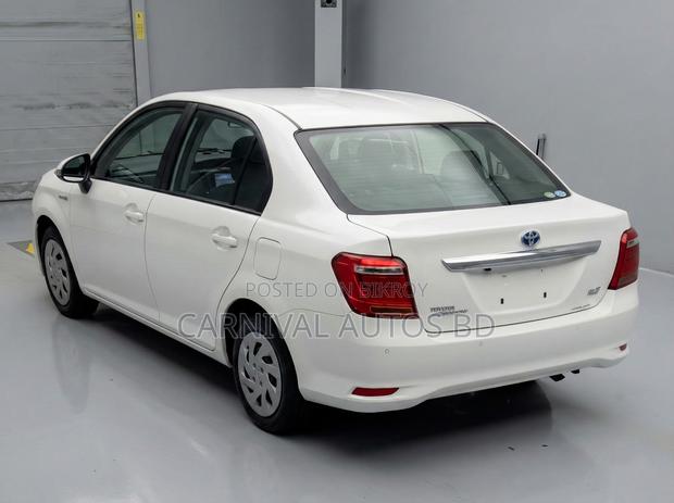 Toyota Axio EX HYBRID WHITE 2020