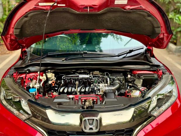 Honda Vezel 2016 Red