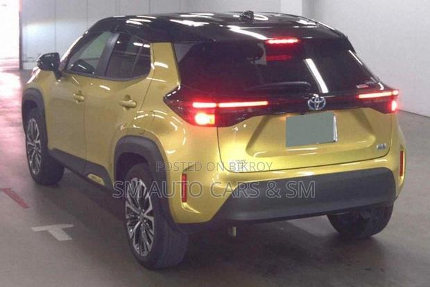 Toyota Yaris Cross Z Golden/Black 2Tone 2022