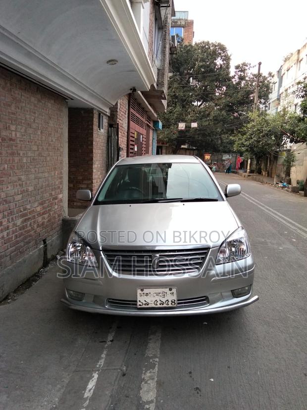 Toyota Premio 2002