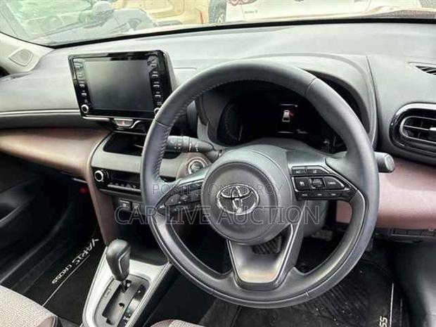 Toyota Yaris Cross hybrid 2021