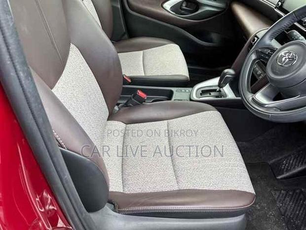 Toyota Yaris Cross hybrid 2021