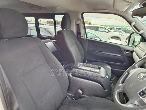Toyota Hiace SUPER GL READYDHAKA 2021