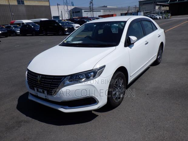 Toyota Premio F 2021