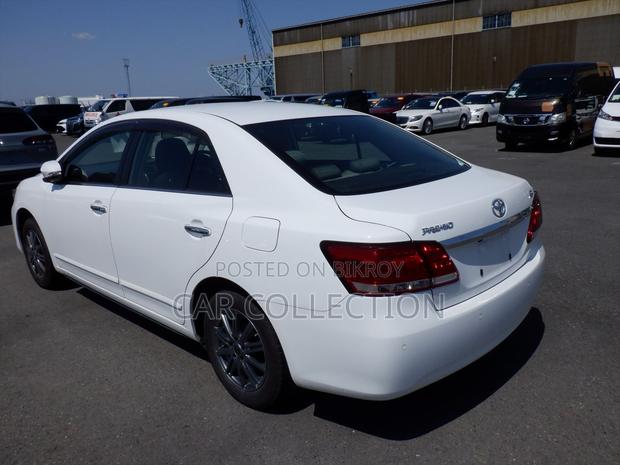 Toyota Premio F 2021
