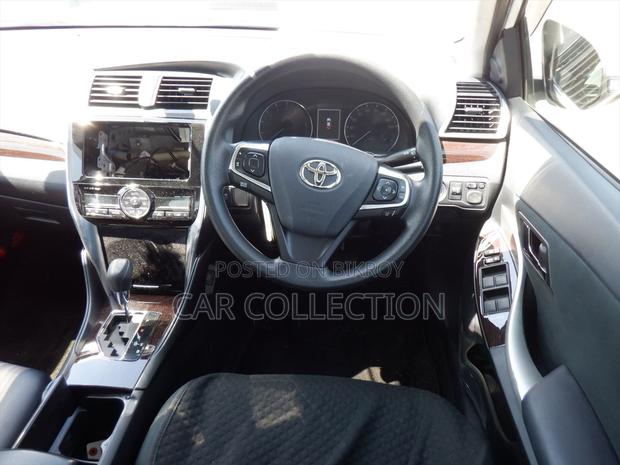 Toyota Premio F 2021