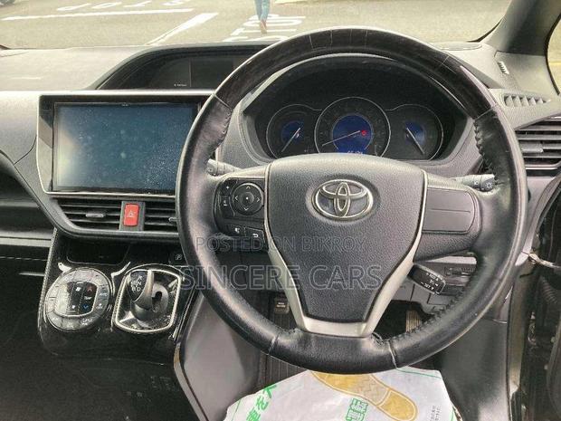 Toyota Noah SI WXB 3 HYB 3.5 2021