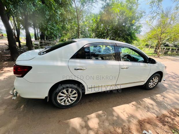 Toyota Premio . 2008