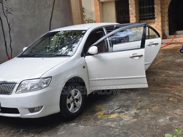 Toyota Corolla . 2005