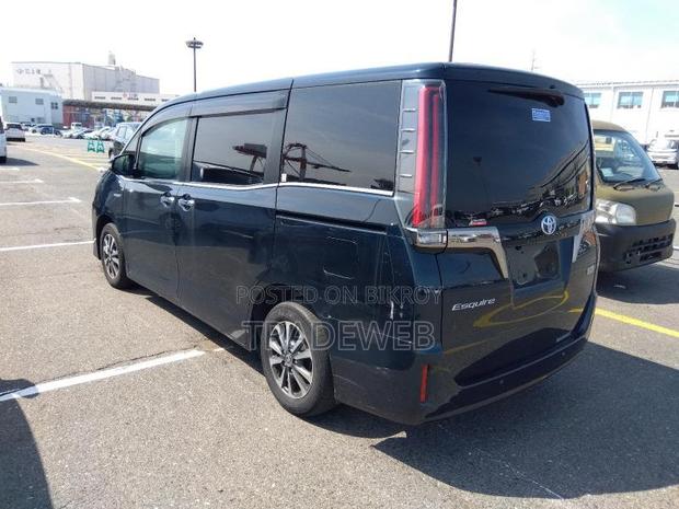 Toyota Esquire Gi Premium HYBRID 20 2020
